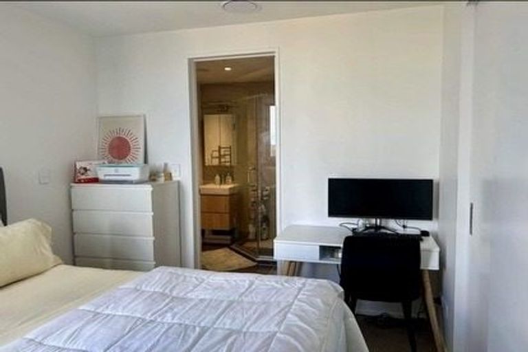 Photo of property in 301/1 Buscomb Avenue, Henderson, Auckland, 0610