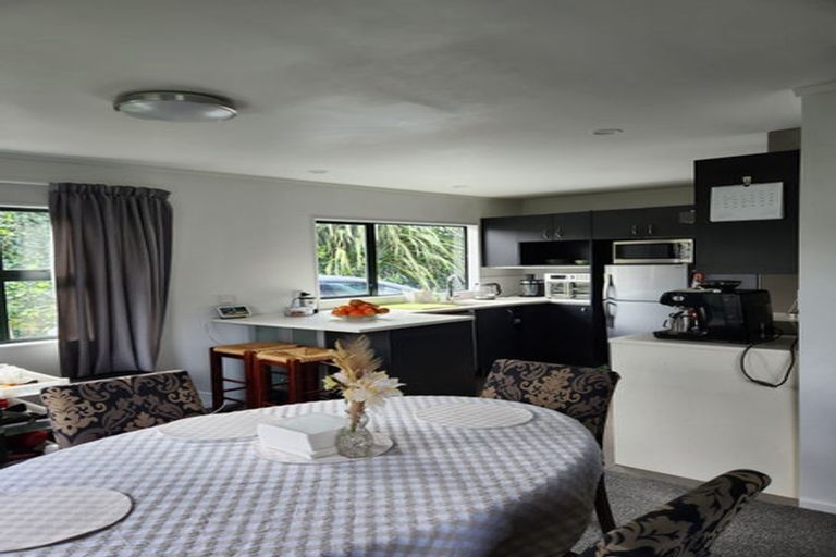 Photo of property in 17 Jasmine Grove, Maungaraki, Lower Hutt, 5010