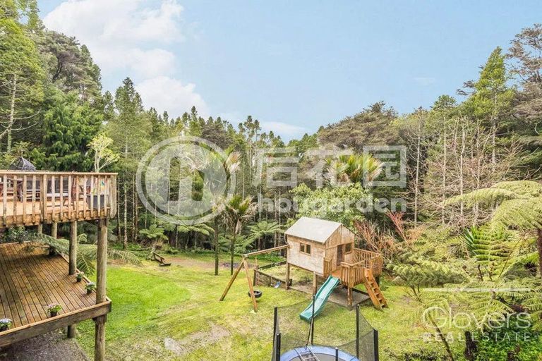 Photo of property in 204 Forest Hill Road, Waiatarua, Auckland, 0612