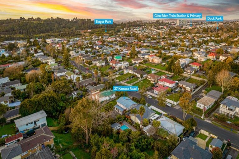 Photo of property in 37 Kamara Road, Glen Eden, Auckland, 0602