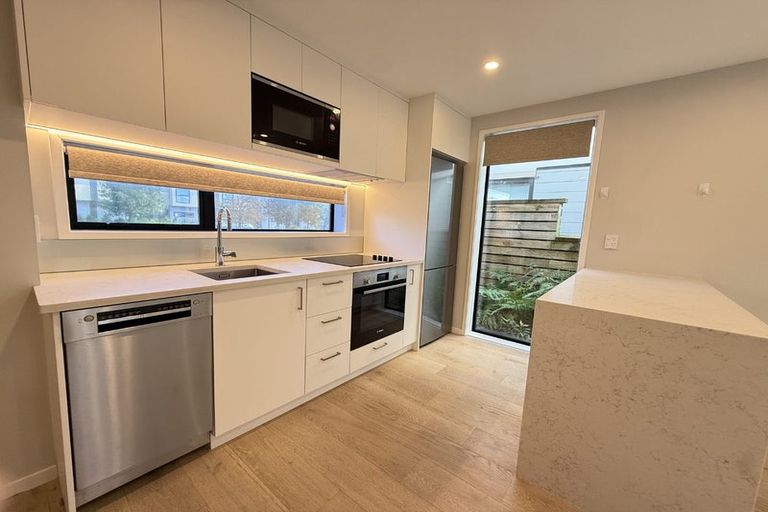 Photo of property in 2/12 Parson Lane, Papatoetoe, Auckland, 2025