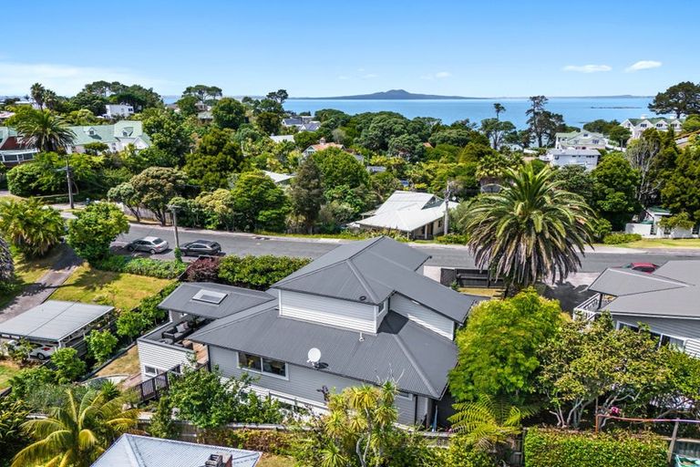 Photo of property in 16 Rewi Street, Torbay, Auckland, 0630