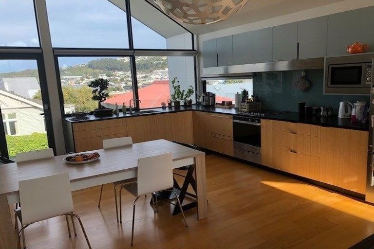 Photo of property in 76 Brougham Street, Mount Victoria, Wellington, 6011