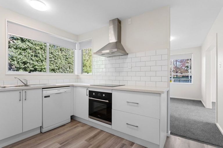 Photo of property in 72 Reynolds Avenue, Bishopdale, Christchurch, 8053