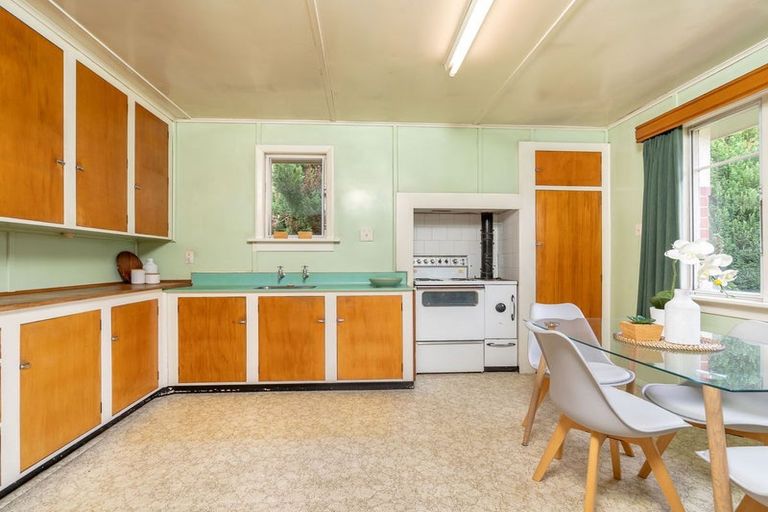 Photo of property in 32 Kaikorai Valley Road, Kaikorai, Dunedin, 9010