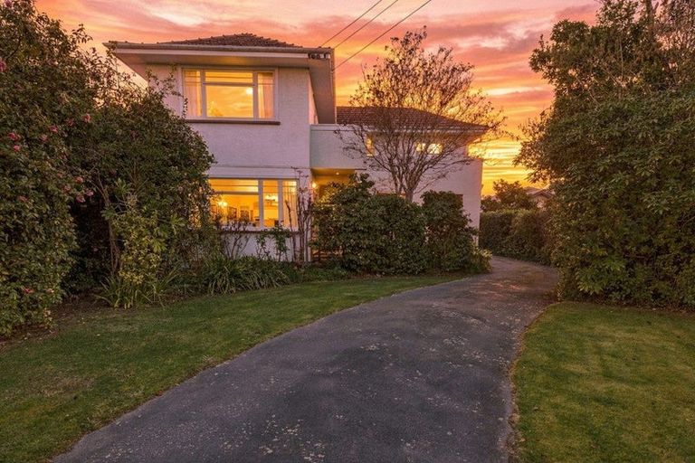Photo of property in 17 Hamilton Avenue, Ilam, Christchurch, 8041