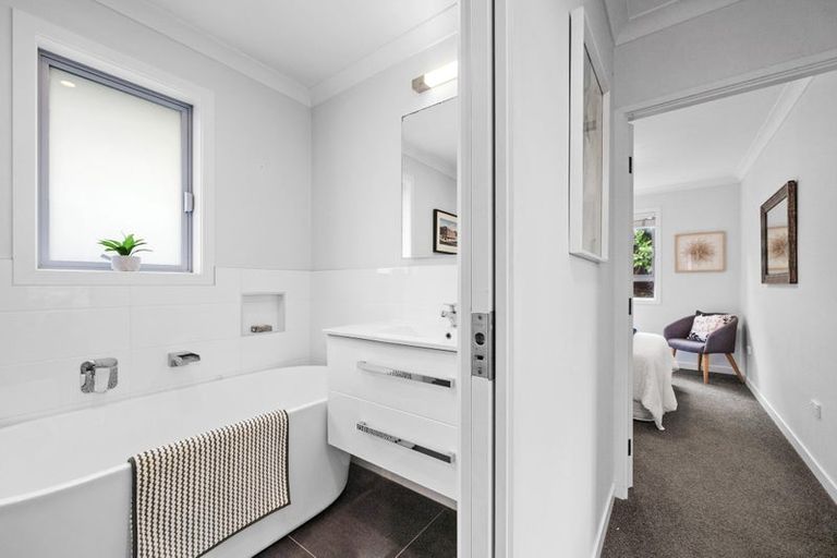 Photo of property in 431 Don Buck Road, Massey, Auckland, 0614