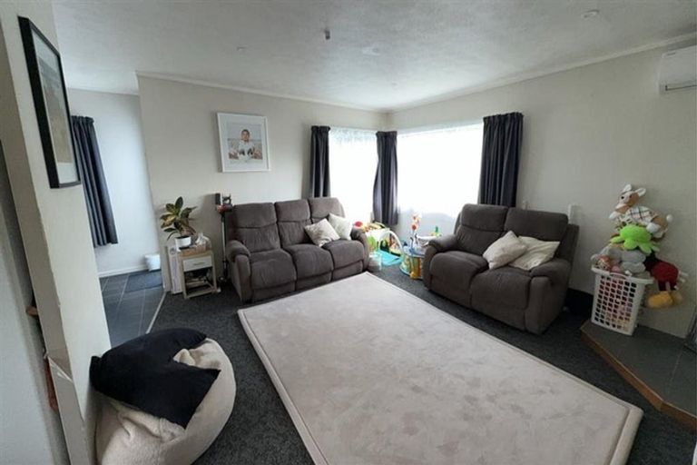 Photo of property in 8 Kahikatea Place, Ranui, Auckland, 0612