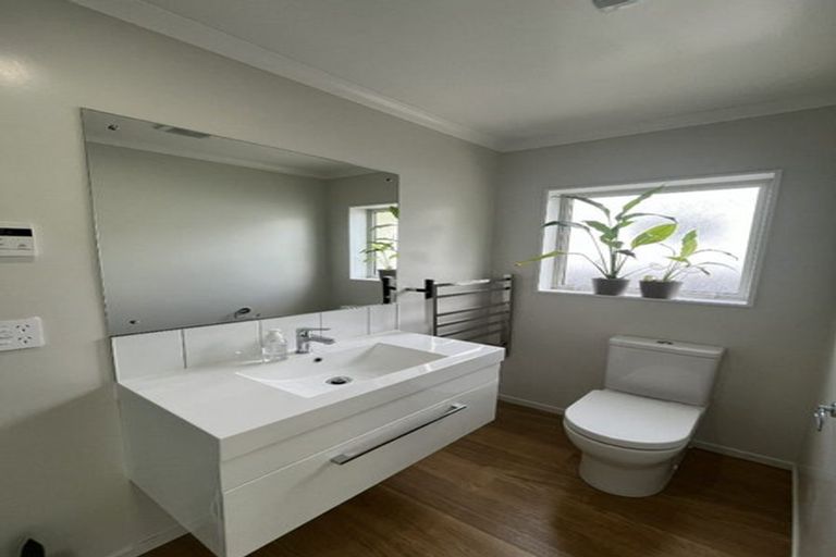 Photo of property in 37 Stockport Grove, Churton Park, Wellington, 6037