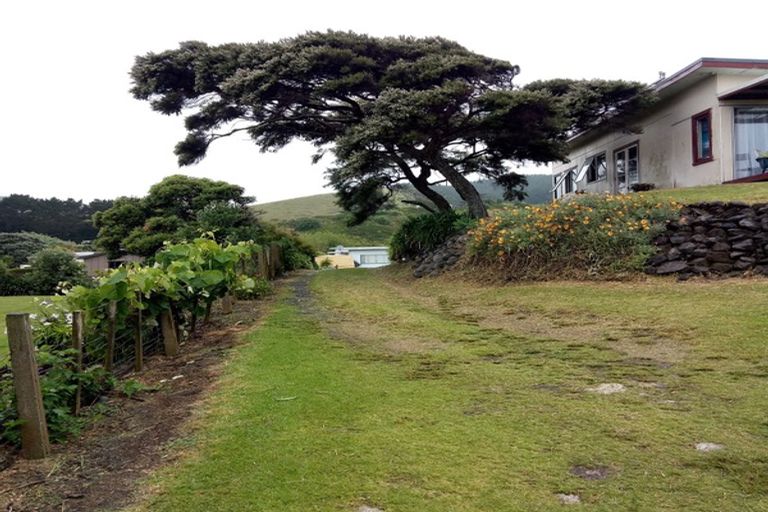 Photo of property in 122 Maunsell Road, Port Waikato, Tuakau, 2695