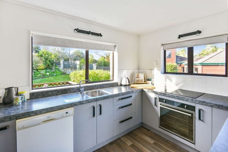 Photo of property in 109 James Cook Street, Havelock North, 4130