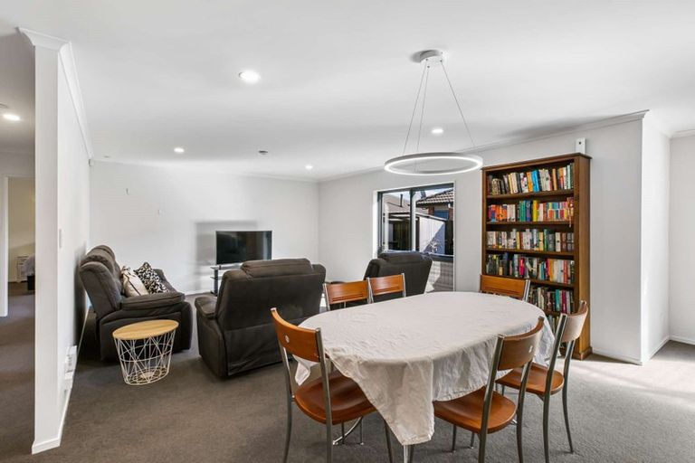 Photo of property in 28 Carroll Place, Owhata, Rotorua, 3010