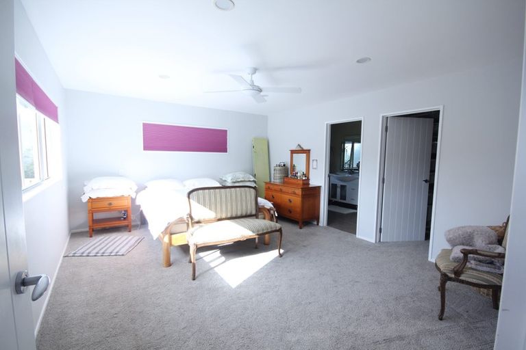 Photo of property in 25 Hobson Road, Lucas Heights, Auckland, 0632