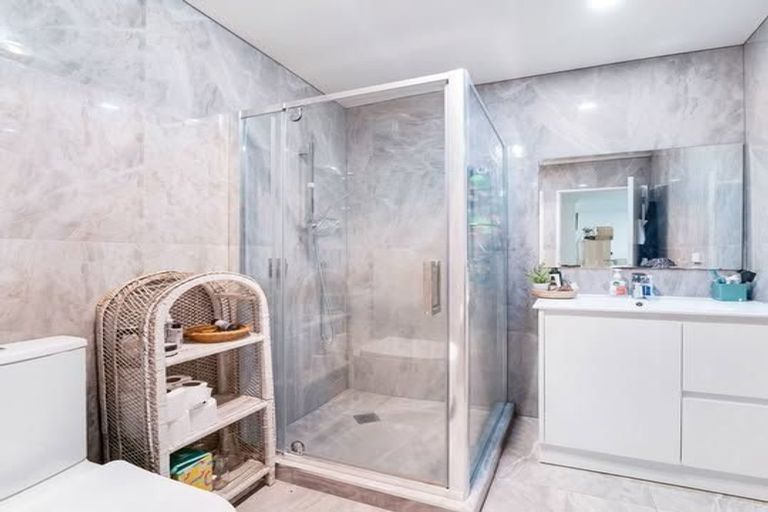 Photo of property in 4a Kelman Road, Kelston, Auckland, 0602