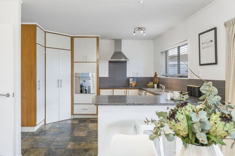 Photo of property in 1/218 Centreway Road, Orewa, 0931