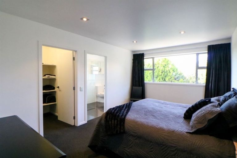 Photo of property in 92 Douglas Street, Highfield, Timaru, 7910