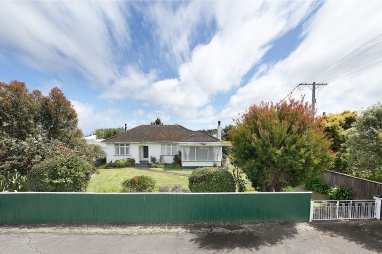 Photo of property in 18 Blackwell Street, Marton, 4710