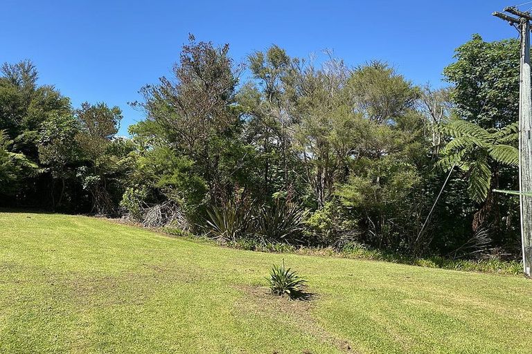 Photo of property in 1864 Takaka-collingwood Highway, Milnthorpe, Collingwood, 7182