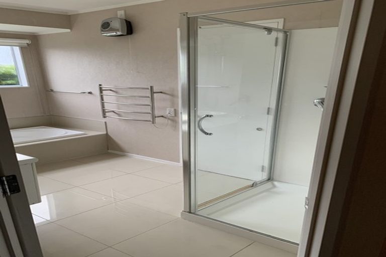 Photo of property in 2/259 Hobsonville Road, Hobsonville, Auckland, 0618