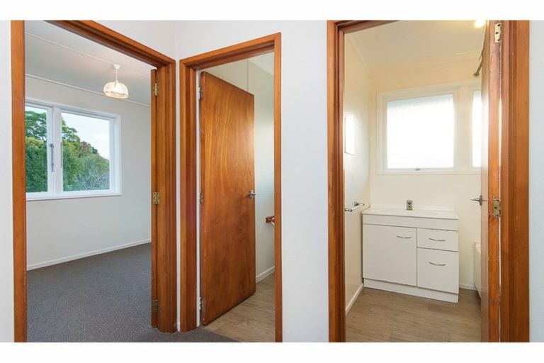 Photo of property in 1 Tawa Place, Waiuku, 2123