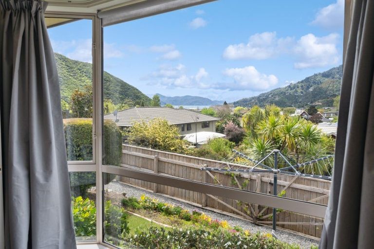 Photo of property in 19 Ranui Street, Waikawa, Picton, 7220