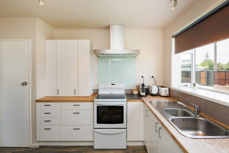 Photo of property in 35 Severn Street, Rongotea, 4476