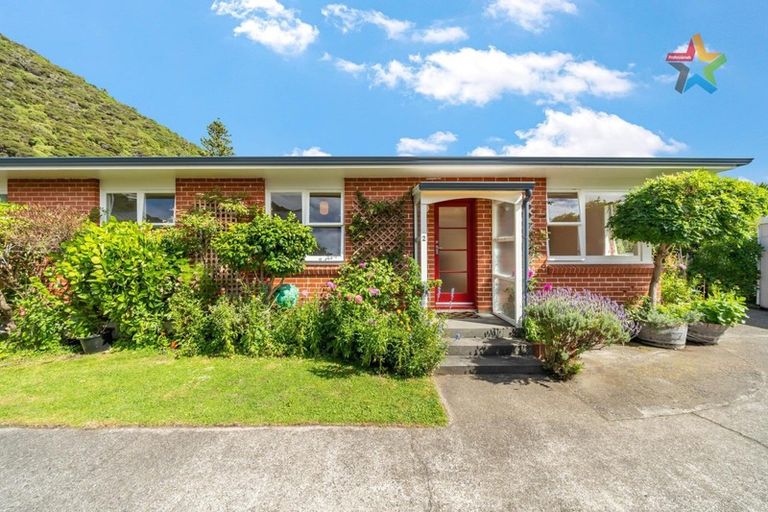 Photo of property in 4/204 Muritai Road, Eastbourne, Lower Hutt, 5013
