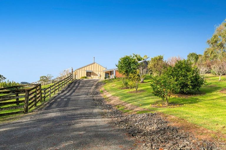 Photo of property in 11 Pineview Lane, Helensville, 0875