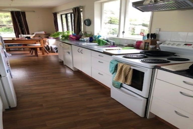 Photo of property in 33 West Harbour Drive, West Harbour, Auckland, 0618