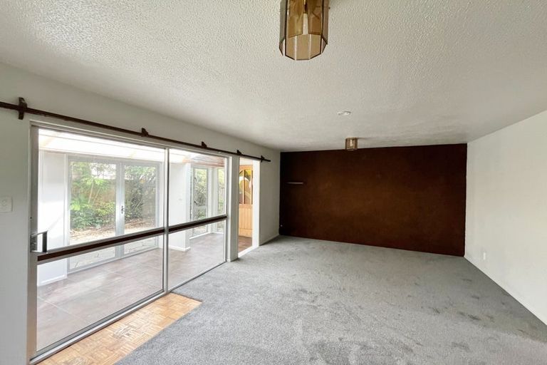 Photo of property in 2/51 Woodbury Street, Russley, Christchurch, 8042