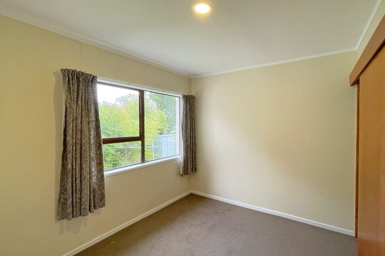 Photo of property in 5/550 Glenfield Road, Glenfield, Auckland, 0629