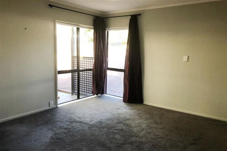 Photo of property in 17 Barberton Terrace, Red Hill, Papakura, 2110