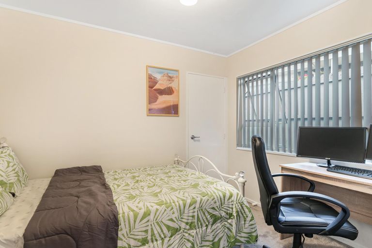 Photo of property in 1/11 Kopara Place, Clendon Park, Auckland, 2103