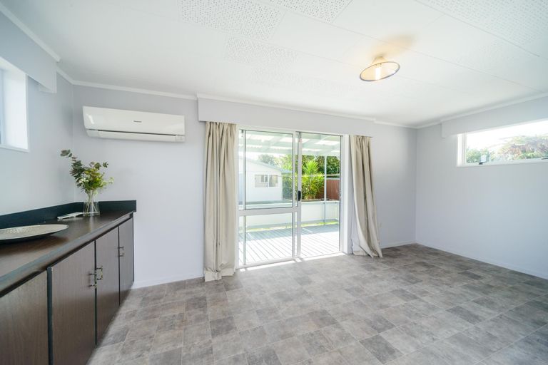 Photo of property in 27 Galway Avenue, Hokowhitu, Palmerston North, 4410