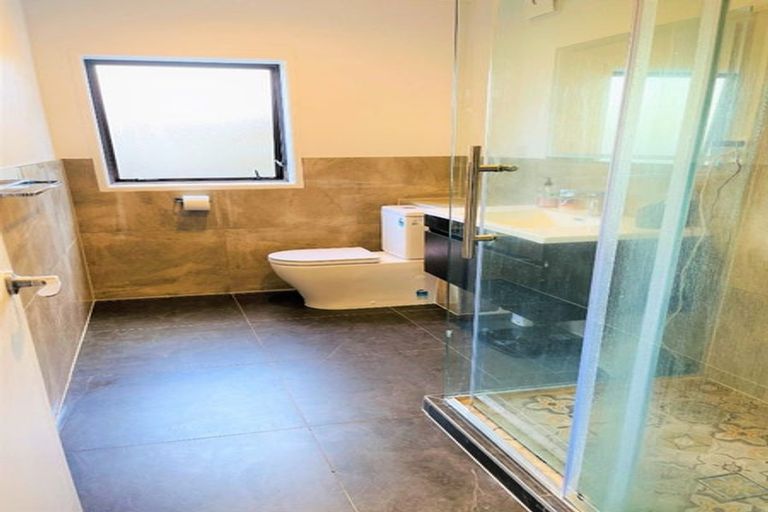 Photo of property in 54 Spence Road, Henderson, Auckland, 0612