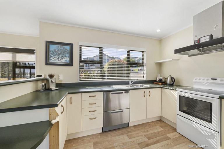 Photo of property in 15 Murchison Street, Island Bay, Wellington, 6023
