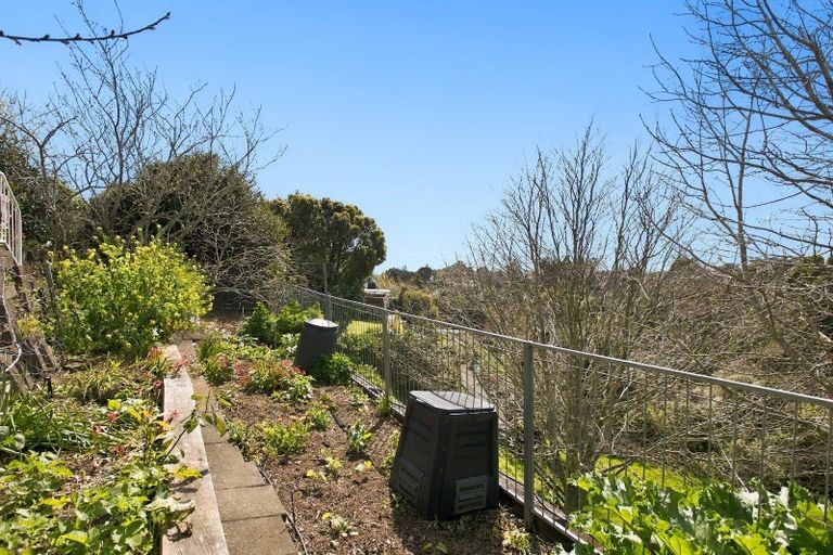 Photo of property in 7 Montana Place, Merrilands, New Plymouth, 4312