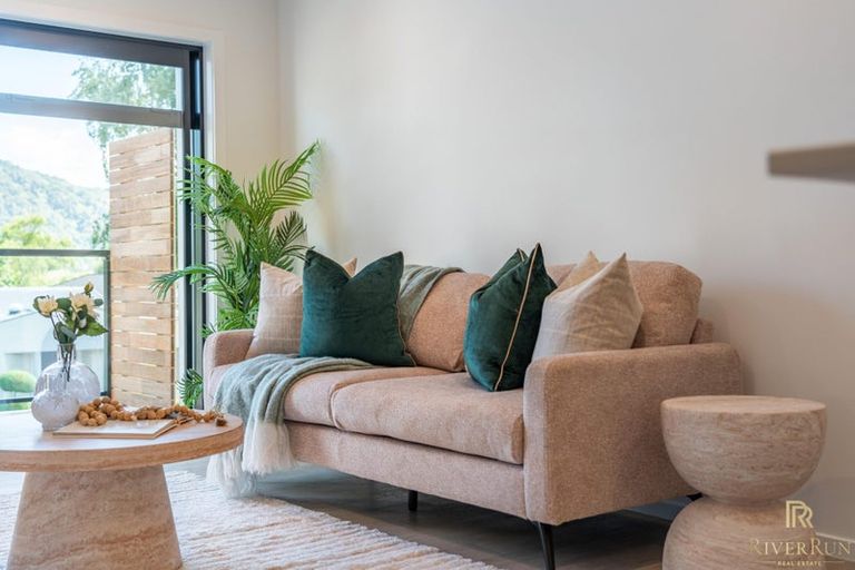 Photo of property in 14b Cairo Street, Upper Hutt Central, Upper Hutt, 5018