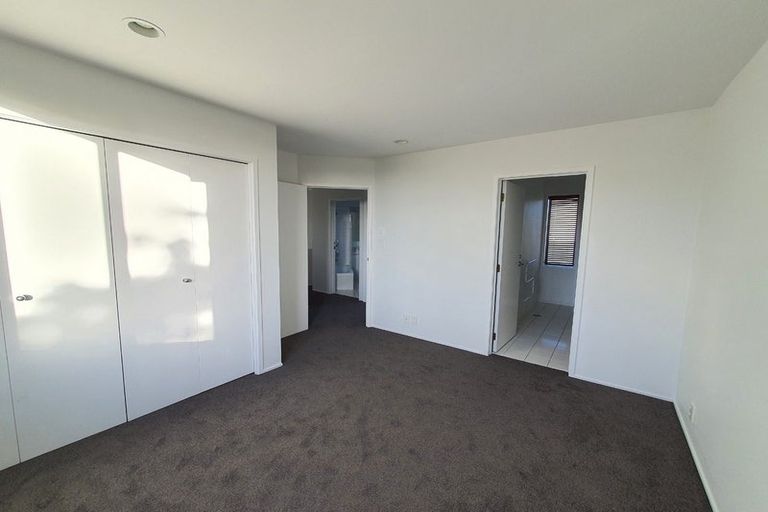 Photo of property in 14/50 Livingstone Street, Westmere, Auckland, 1022