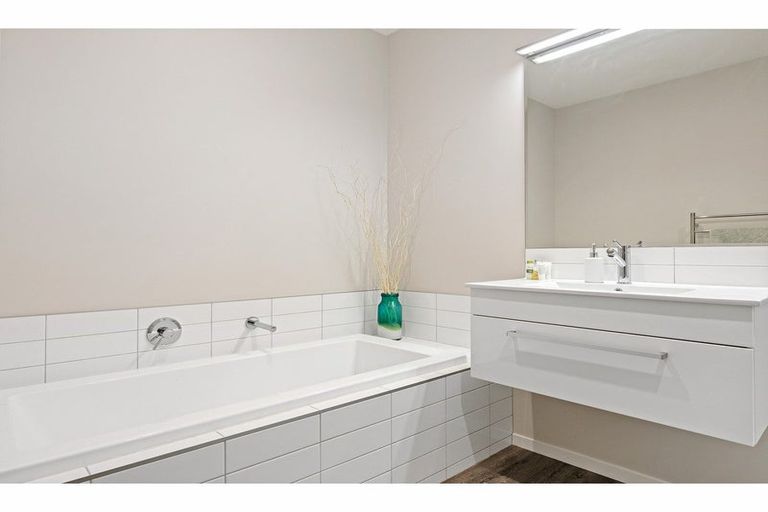 Photo of property in 44 Holiday Drive, Mairehau, Christchurch, 8052