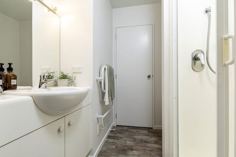 Photo of property in 1/36 Camelot Place, Glenfield, Auckland, 0629