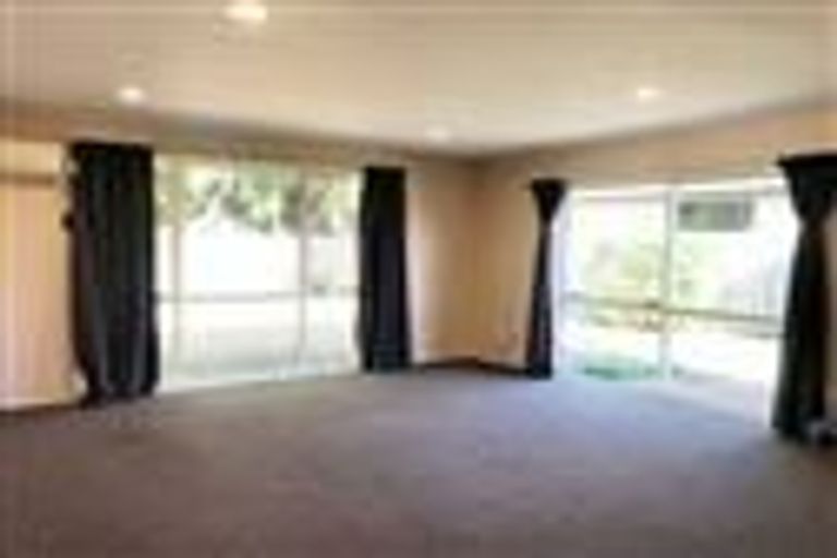 Photo of property in 39 Chesterfield Mews, Russley, Christchurch, 8042