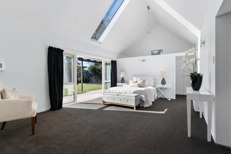 Photo of property in 39 Beauford Place, Parklands, Christchurch, 8083