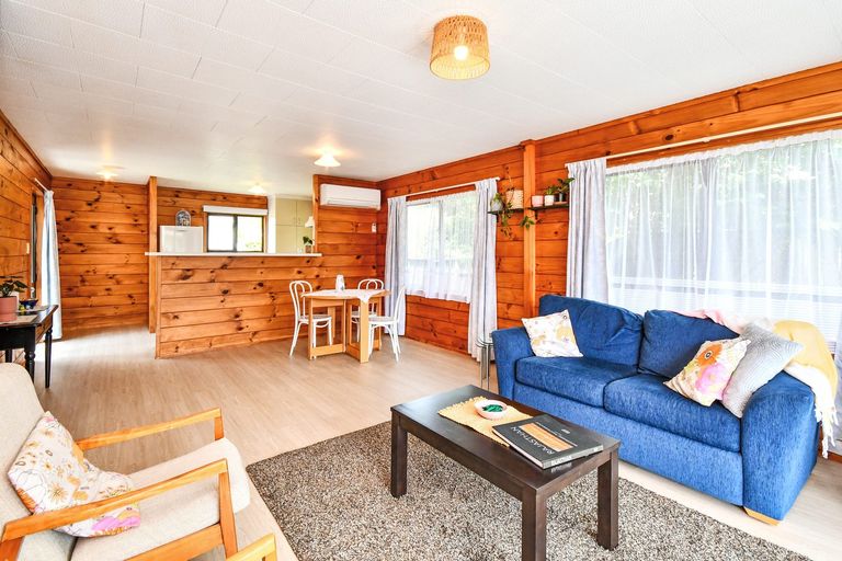 Photo of property in 2/29 Beach Road, Pahurehure, Papakura, 2113