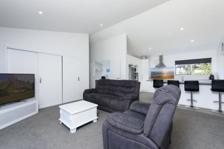 Photo of property in 1321b Papamoa Beach Road, Papamoa Beach, Papamoa, 3118