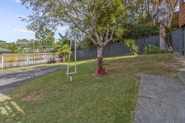 Photo of property in 3a John Webster Place, Glen Eden, Auckland, 0602