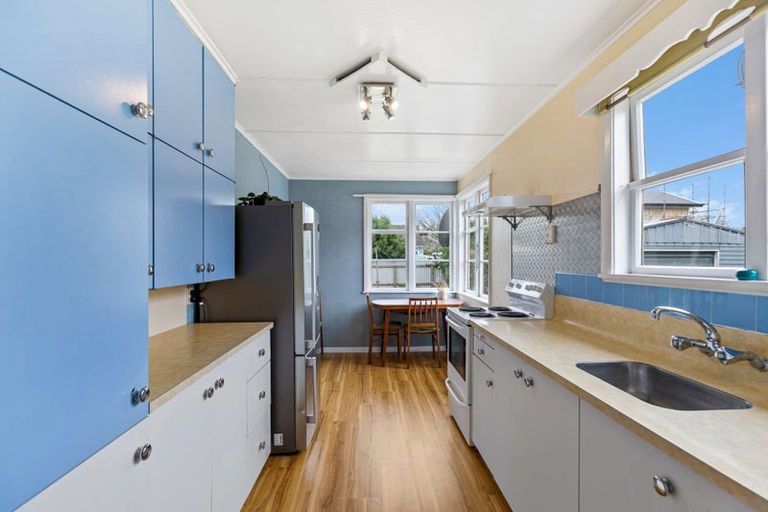 Photo of property in 11 Wharenui Terrace, Roslyn, Palmerston North, 4414