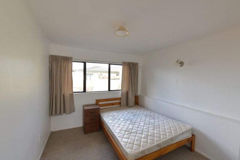 Photo of property in 92a Godley Road, Green Bay, Auckland, 0604