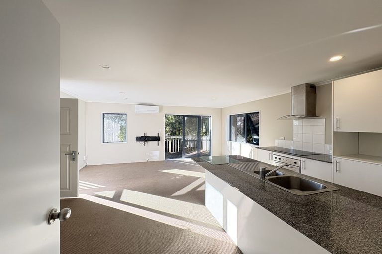 Photo of property in 86b Royal View Road, Te Atatu South, Auckland, 0610