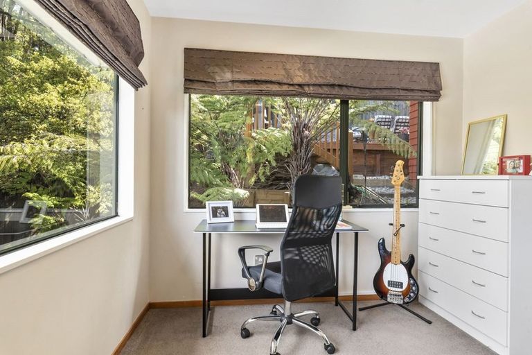 Photo of property in 1/8 Dee Place, Torbay, Auckland, 0630